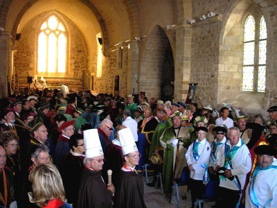 Les Confréries réunies dans la chapelle du Prieuré Saint Nicolas