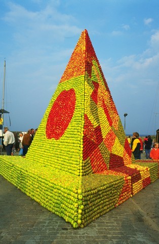 1995 ”Pyramid” Helge Lundström