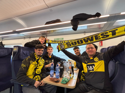Auswärtssieg in Wolfsburg. Früh los spät zurück drei Punkte im Gepäck.