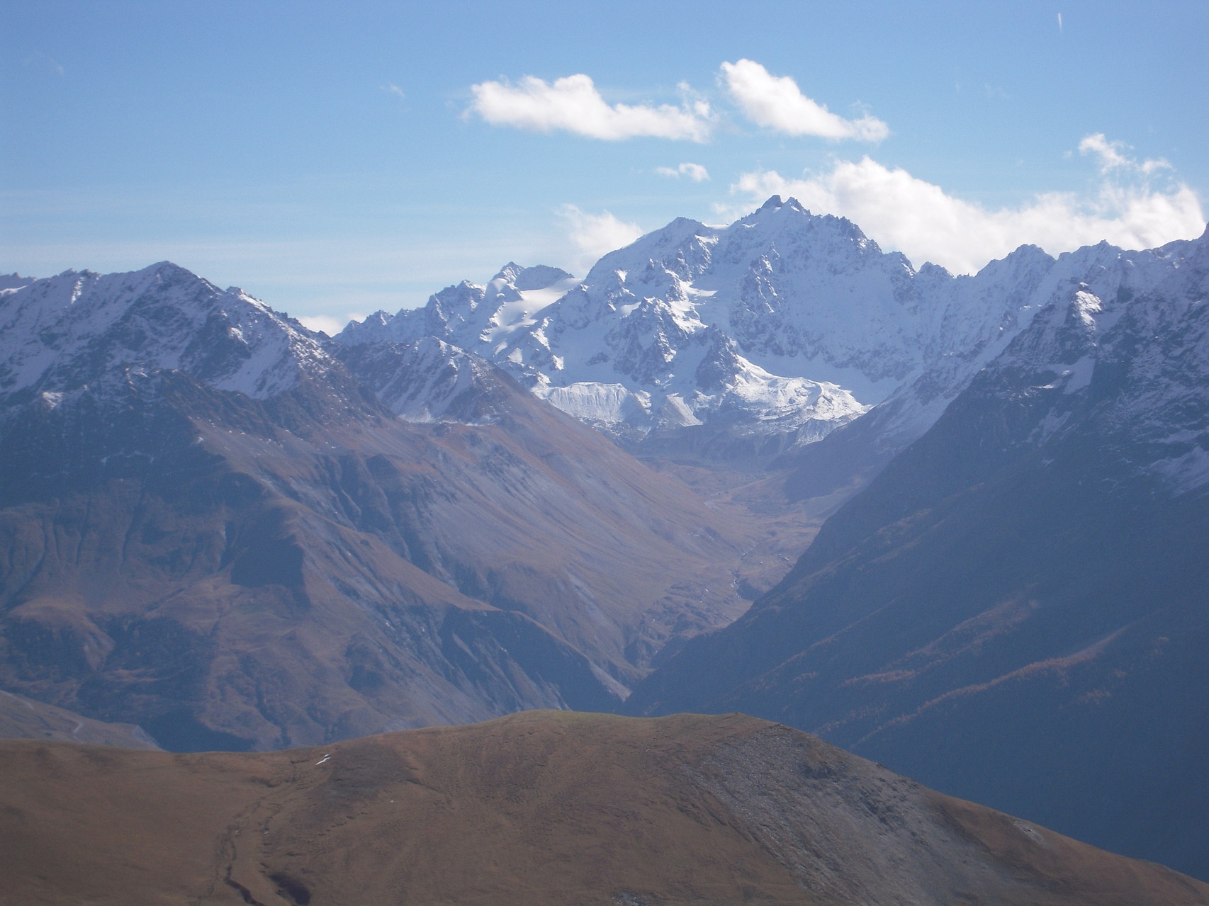 Le vallon de l'Alpe de Villar d'Arêne depuis le Plateau d'Emparis.