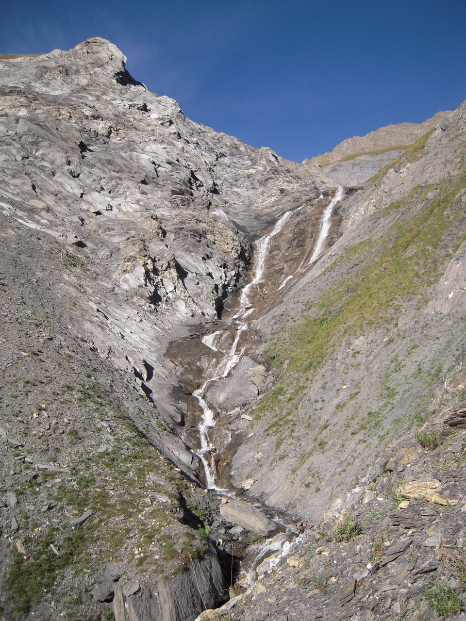 Cascade du Colombier sur le sentier de montée.