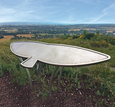 Fig.4 : Table d’orientation du site Clément Ader sur le coteau de la Citadelle de Villeneuve-la-Comptal