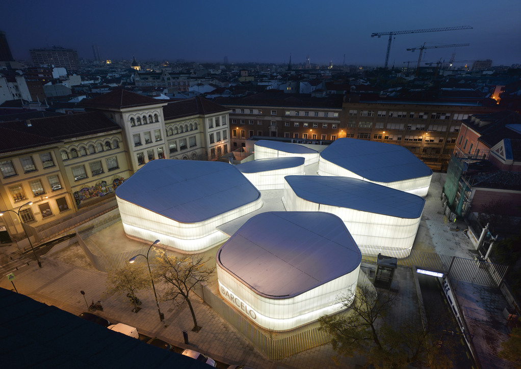 Mercado temporal de Barceló - Nieto Sobejano Arquitectos © Roland Halde / Fernando Alda