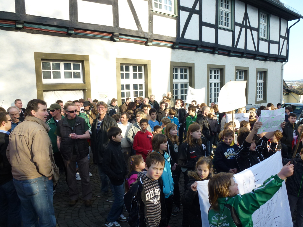 DEMO vor dem Ratskeller