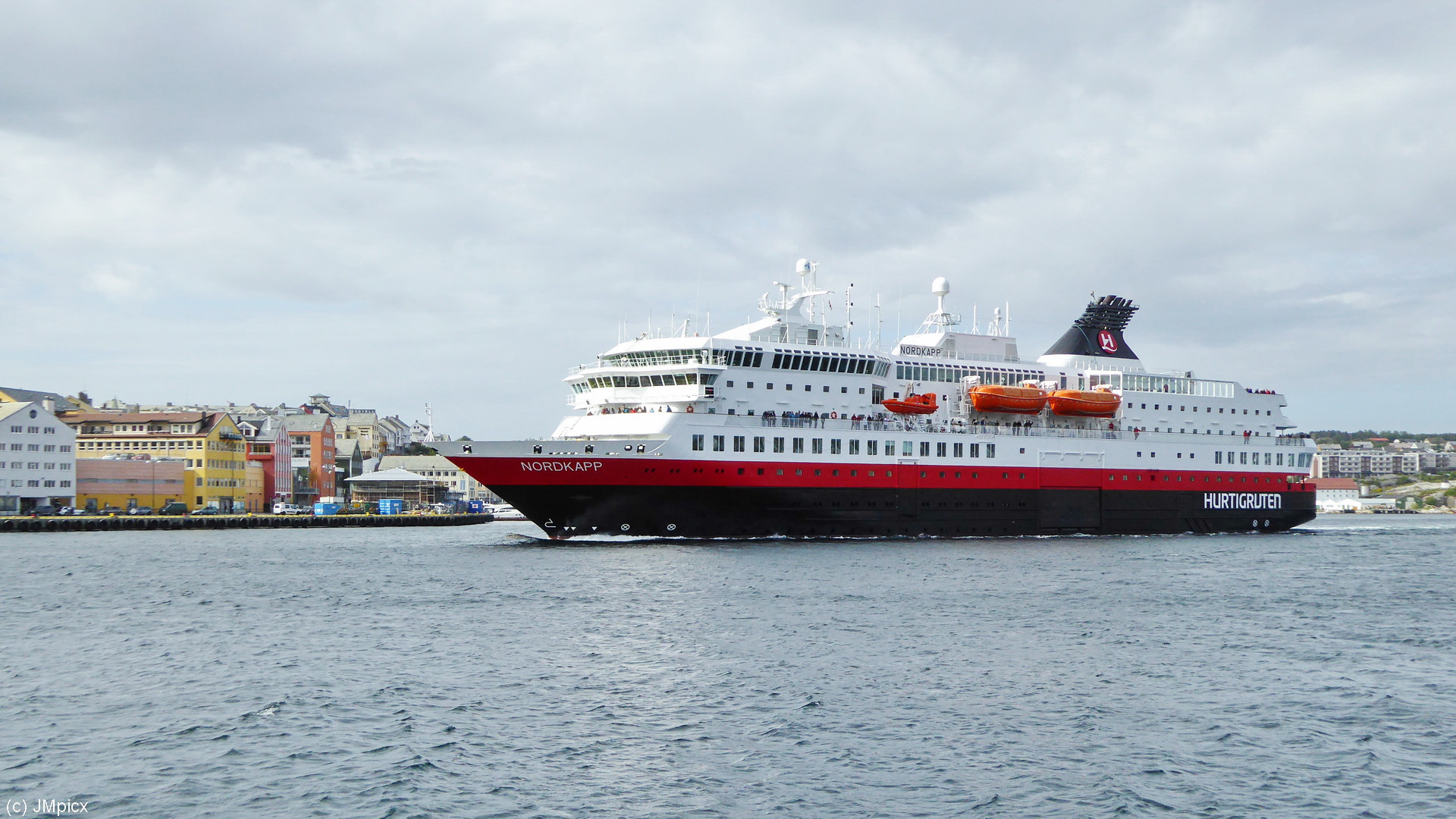 How to use Hurtigruten ships for a car round trip in Norway Mark