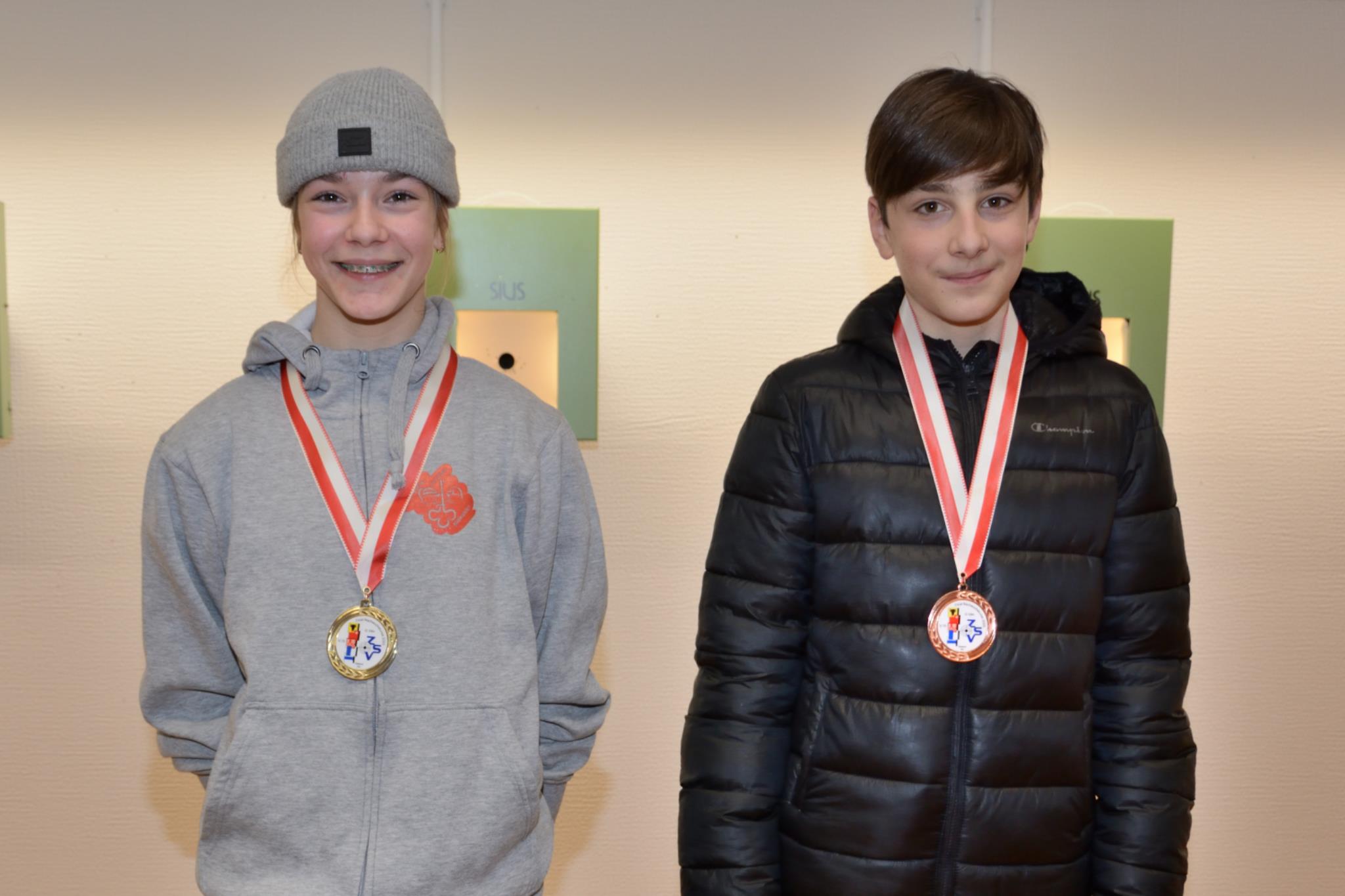 Kat. U15, Stehend frei // 1. Jana Waser,  2. Alessio Tuor (fehlt), 3. Elias Krajinovic (v.l.n.r.)