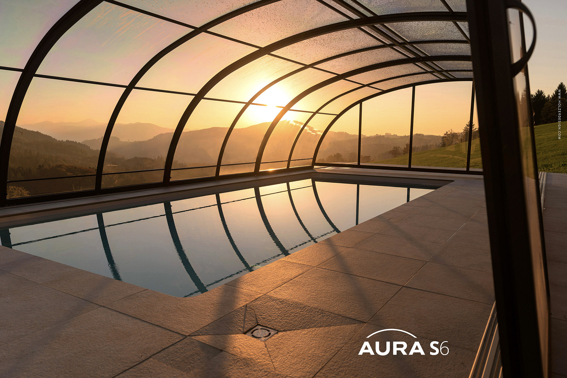 Varianten der Poolüberdachung – flach, halbhoch oder begehbar