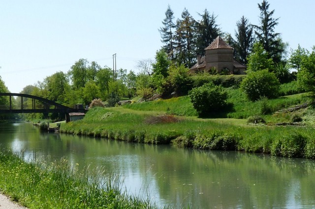 Canal latéral de la Garonne, Damazan (Lot et Garonne) 2 mai 2009