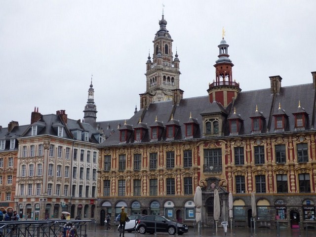  La Vieille Bourse côté Grand Place et le Beffroi,  Lille (Nord) 22 juin 2015 