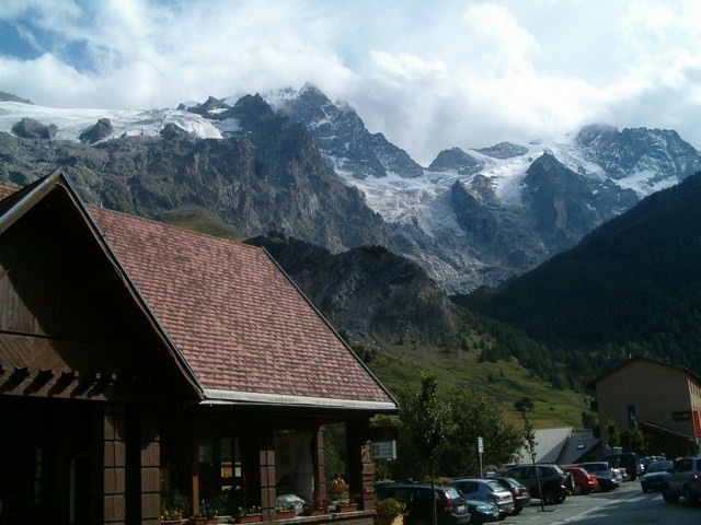 Le massif de La Meije, La Grave (Hautes Alpes)  14 août 2007