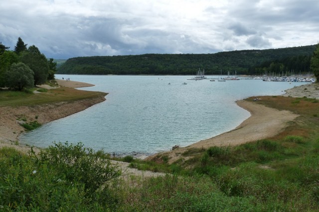 Le lac de Vouglans depuis la plage de Mercantine, Charchilla (Jura) 8 août 2011