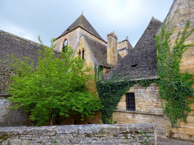 Village couvert de lauzes, St Geniès (Dordogne) 23 avril 2015
