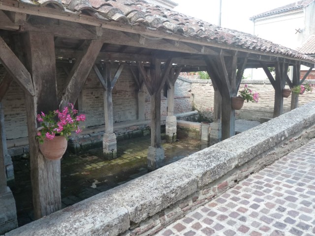 Le lavoir de la fontaine Galiane au Mas d'Agenais (Lot et Garonne) 20 mai 2017