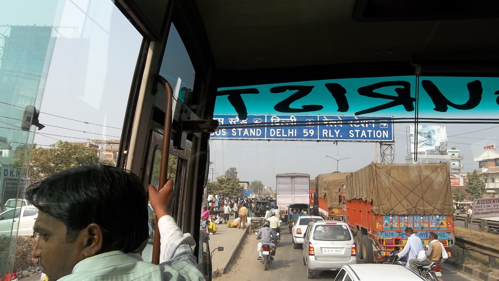 Agra- Delhi, die letzten 70 Kilometer, Total Chaos