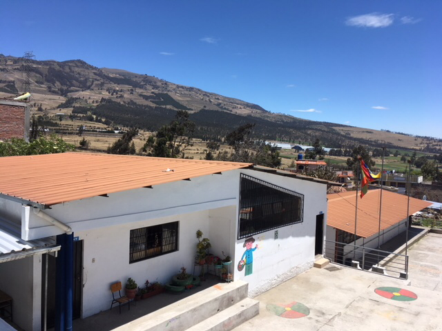 Ausblick auf den Berg hinter der Schule