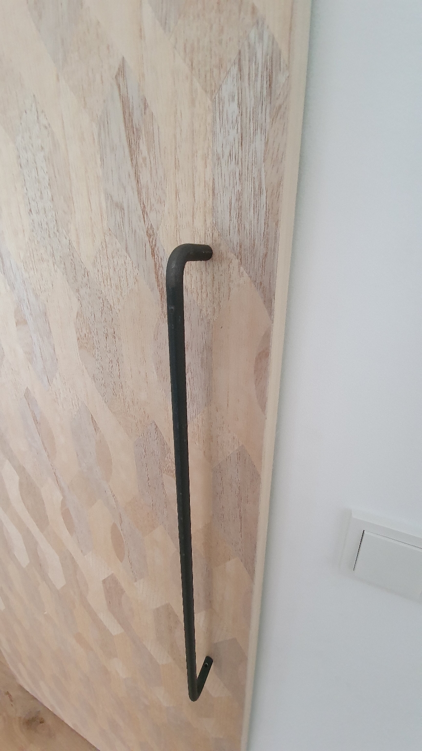 Schiebetüre mit Schwarzstahlgriff