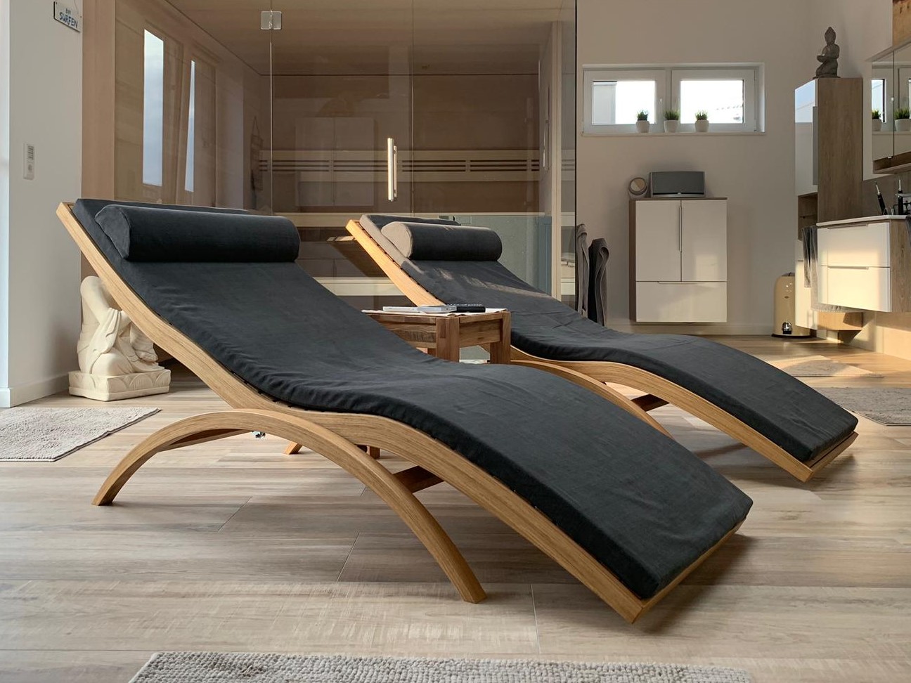 Relax Wellnessliege im Spa Bereich