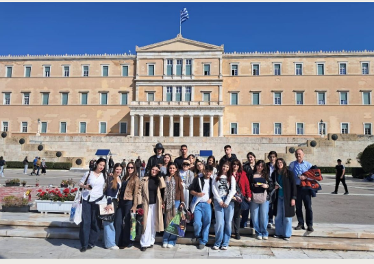 Μαθητές του Ελληνικού Λυκείου Μονάχου στη Βουλή των Ελλήνων