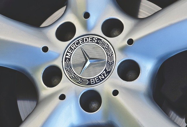 Aλλάζει όνομα η Daimler Mercedes-Benz