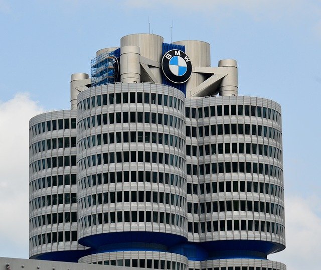 BMW: Υψηλά κέρδη και υψηλό πριμ για εργαζόμενους