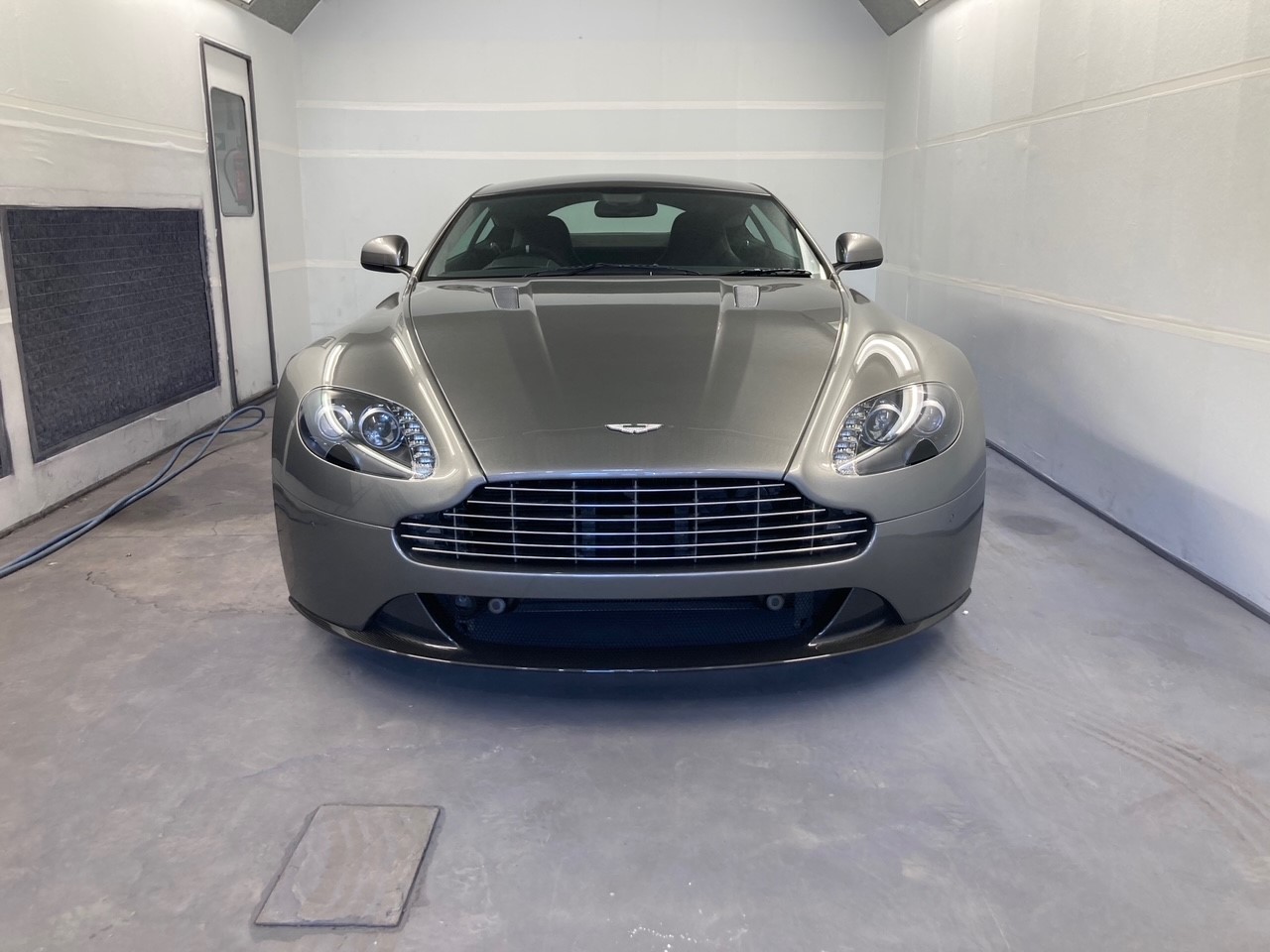 Aston Martin V8 Vantage - After Precision Paint's Full Body Respray