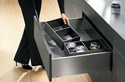 Blum Legrabox Einteilung frei konfigurierbar, halten durch Magnet