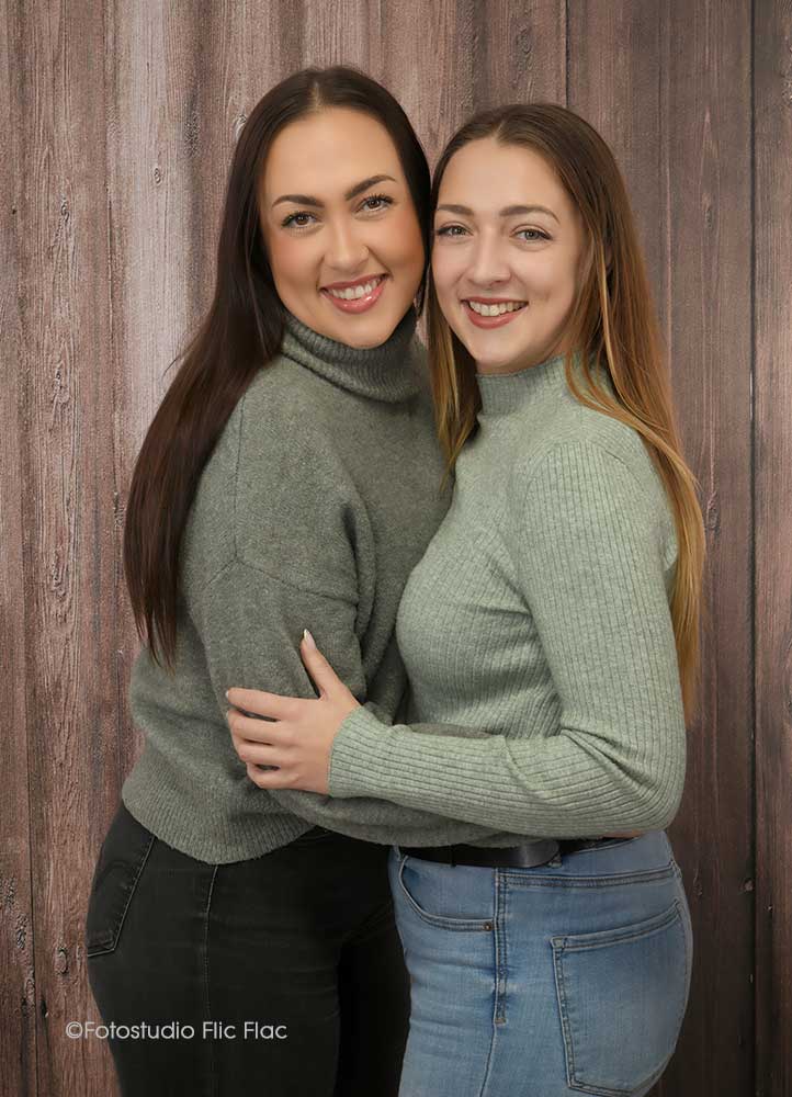 Familienfotos im Fotostudio Flic Flac in wunderschönen Hintergrundkulissen. 