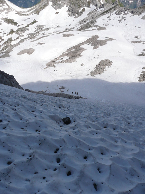 Steiles Schneefeld zum Heilbronner Weg