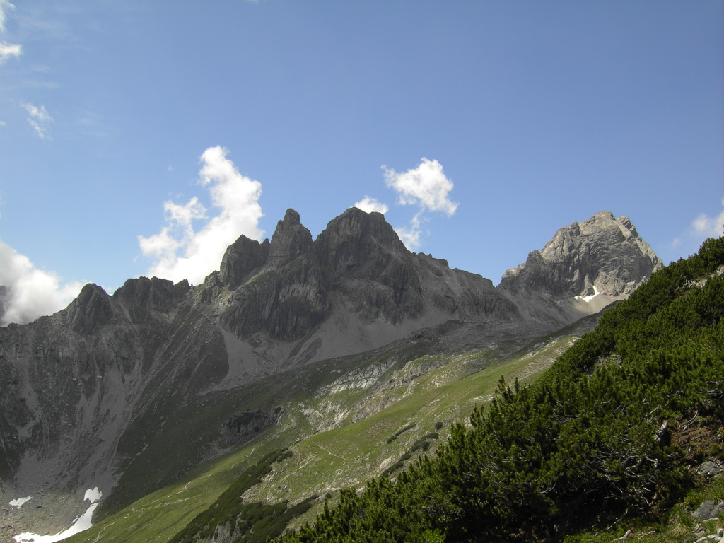 Rechts hinten:Der Große Krottenkopf