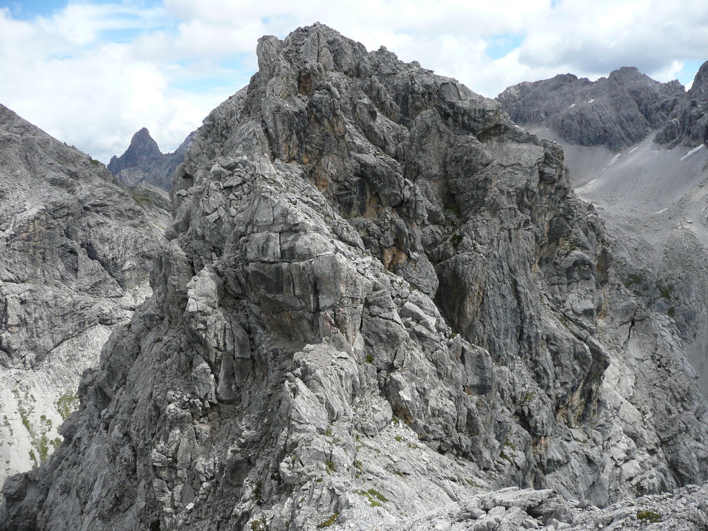 Im Gipfelbereich muß geklettert werden