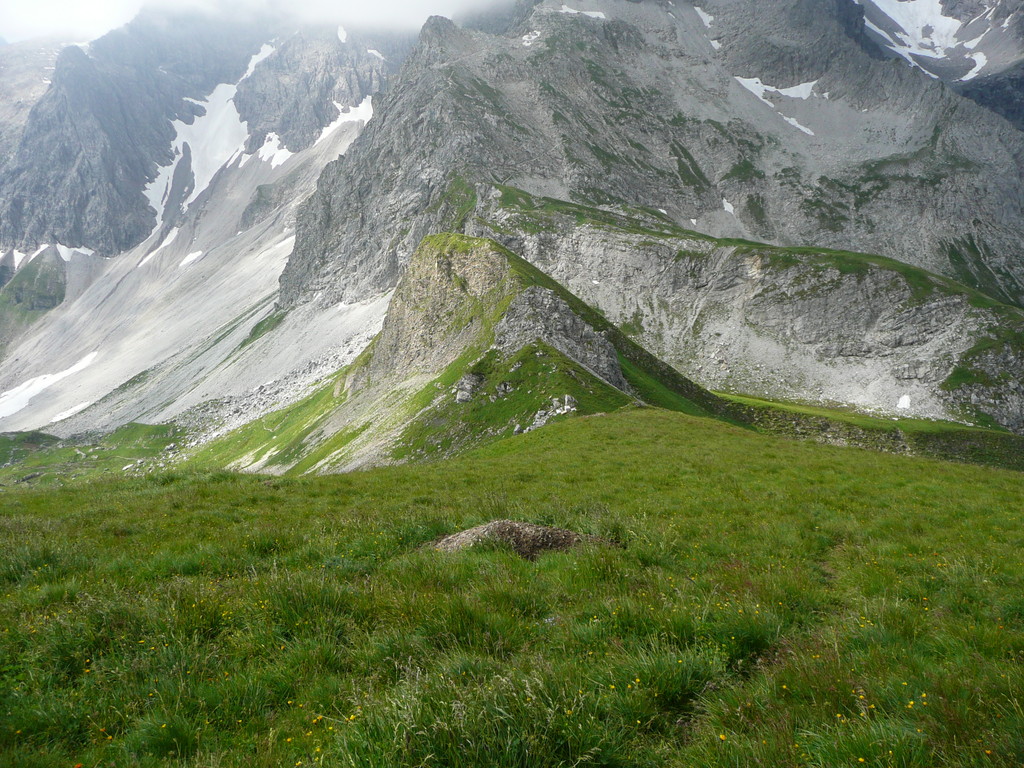 Beim Aufstieg zum Hochberg mit Blick ins Fürggele