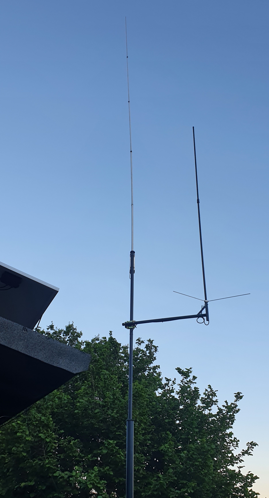 Cb  Antenne links, Pmr Empfangsantenne rechts