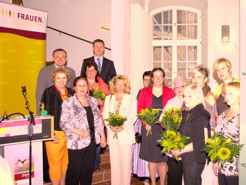 Gruppenfoto mit den Starken Frauen aus dem Landkreis