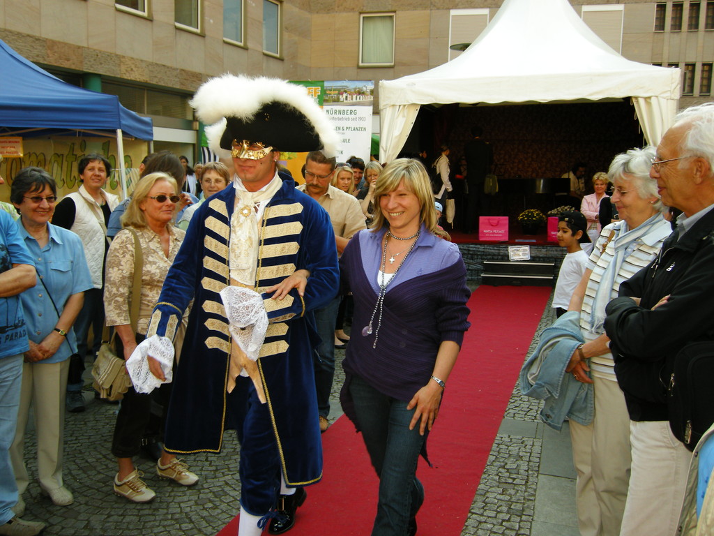 Vorher/Nachher mit einer Dame aus dem Publikum in Laziva