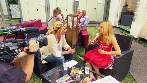 Vor dem Auftritt beim Pressefest in Chemnitz noch ein Interview mit Victoria Herrmann