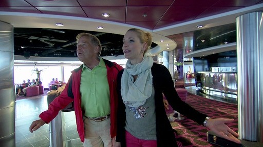 Papa Eberhard ist mit dabei. "Dass mich die Stefanie auf die Bühne holt, passiert immer wieder mal", erklärt er. Und es ehrt ihn, sagt er.