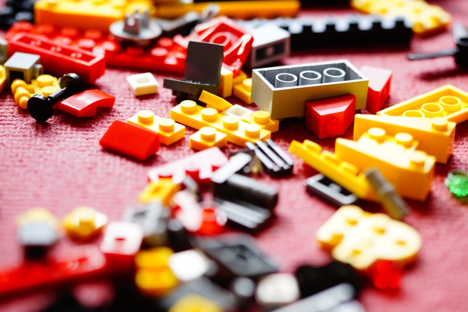 LEGO und Bauklötze fördern die Entwicklung unserer Kinder