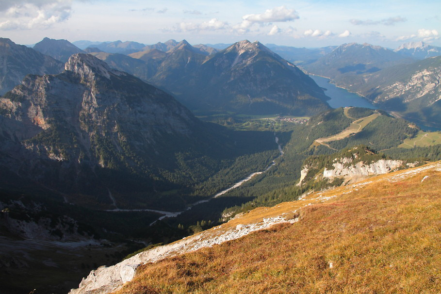 Blick von Süden (Stanser Joch) ins Dristenautal zwischen Dristenkopf und Zwölferkopf