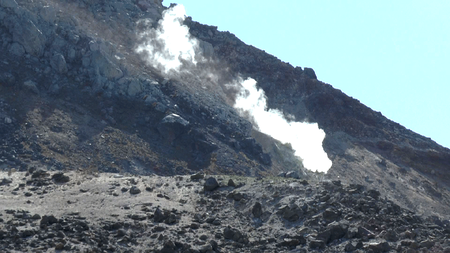 茶臼岳は活動中の火山