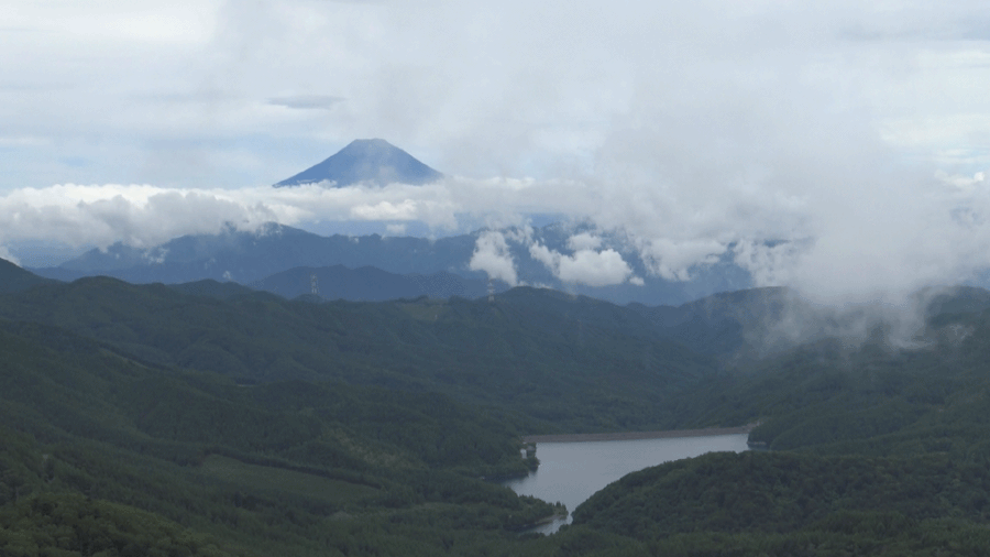 大菩薩峠から見る上日川ダム