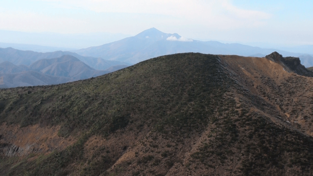 頂上からの磐梯山