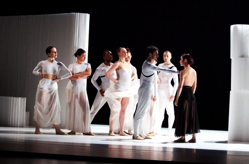 Carmen.maquia  Gustavo Ramírez Sansano. Luna Negra Dance Theater