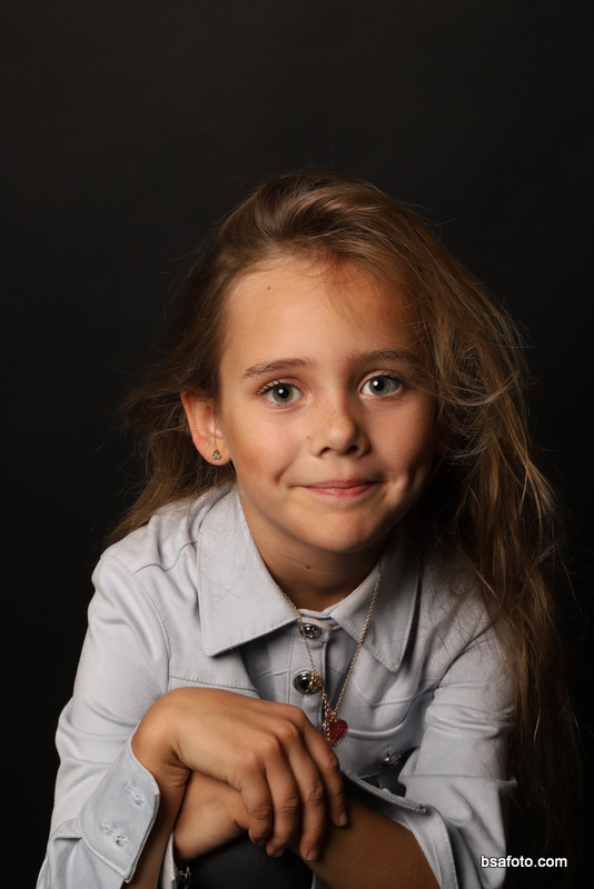 Kinderfeest fotoshoot met vriendinnen in Oosterhout – glamour party met professionele fotografieKinderfeest fotoshoot met vriendinnen in Oosterhout – glamour party met professionele fotografie