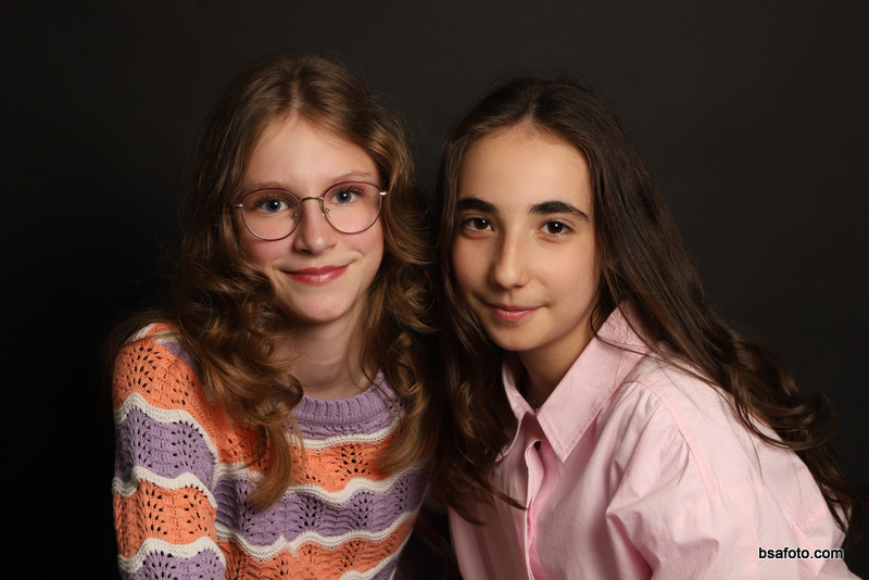 Professionele groepsfoto van fotofeest kinderfeestje fotoshoot met vrienden.