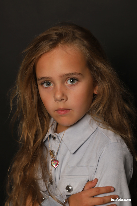 Kinderfeest fotoshoot met vriendinnen in Oosterhout – glamour party met professionele fotografie