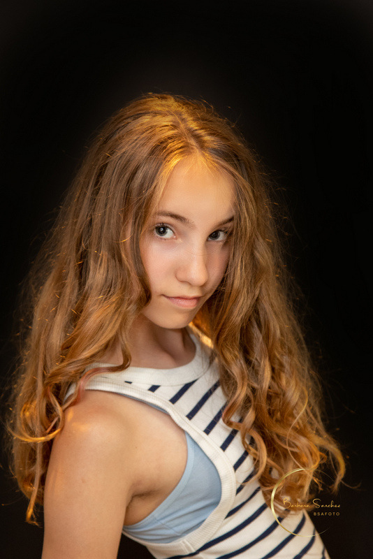Vriendinnenshoot tijdens een kinderfeestje in Breda met make-up en studio fotoshoot.