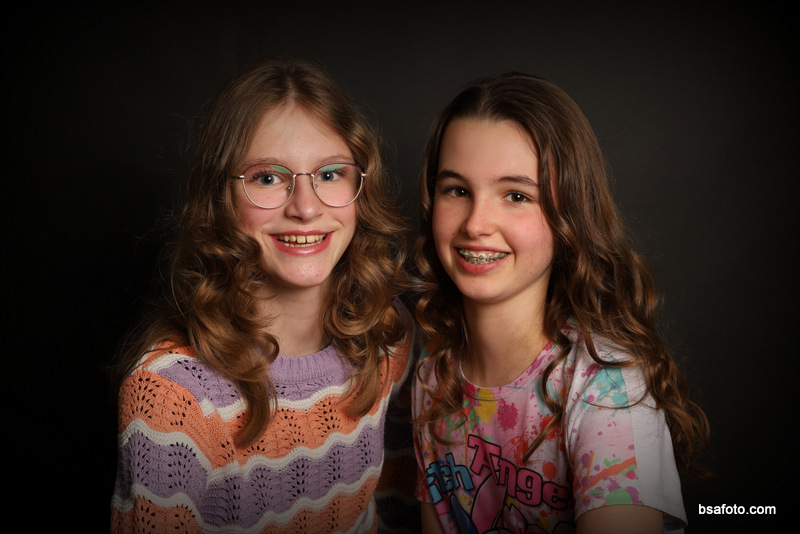 Professionele groepsfoto van fotofeest kinderfeestje fotoshoot met vrienden.
