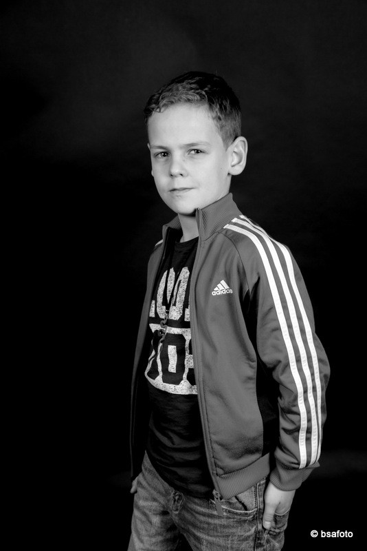 Met je vriendinnen als fotomodel in een fotostudio in bsafoto.com , fotoshoots kinderfeestjes. Ook een dag topmodel zijn? Fotolijstje versieren . glamour foto kinderfeest