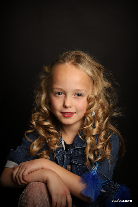 Kinderfeest fotoshoot met vriendinnen in Oosterhout – glamour party met professionele fotografie