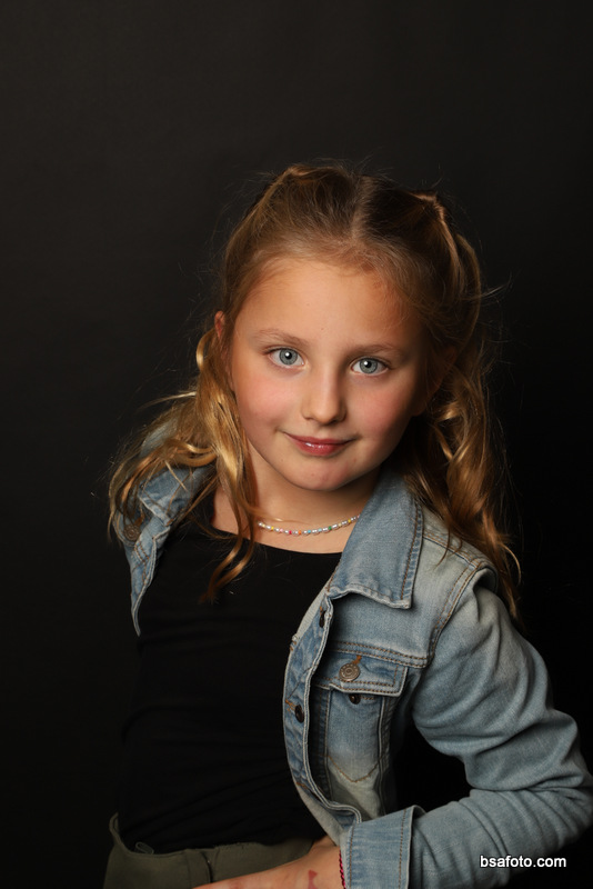 Kinderfeest fotoshoot met vriendinnen in Oosterhout – glamour party met professionele fotografie